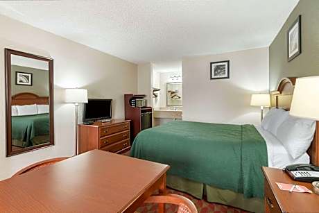 1 Queen Bed, Nonsmoking