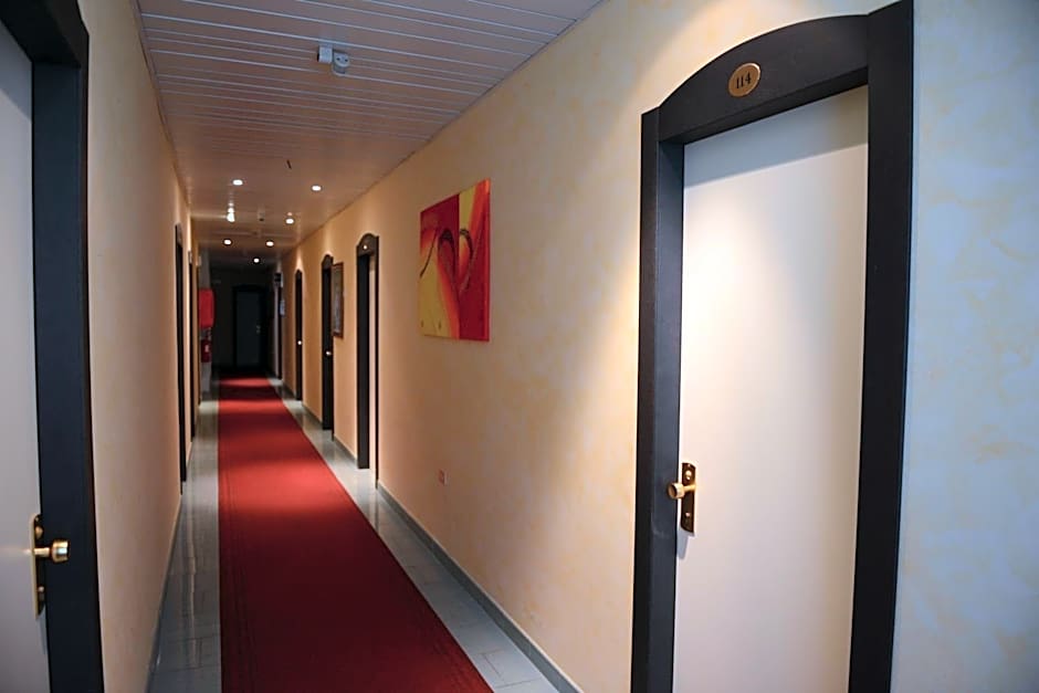 Hotel Embassy