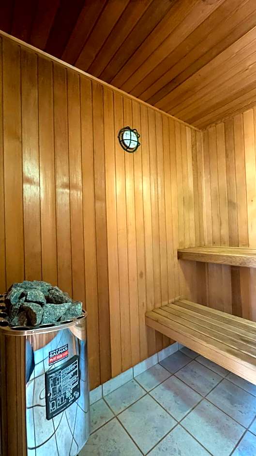 Santa Anne By The Sea