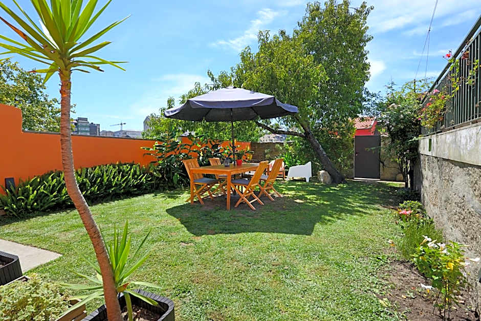 Peach Hostel & Suites