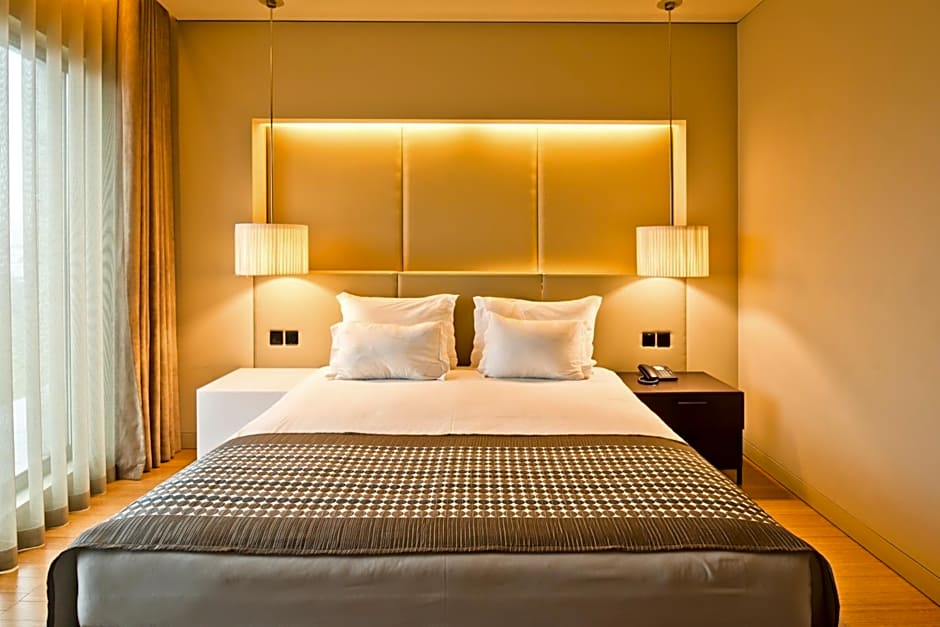 Golden Tulip São João da Madeira Hotel