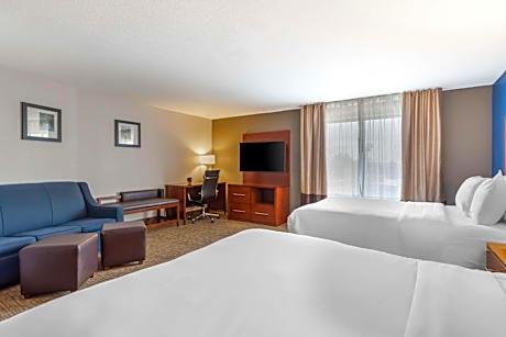 Business Suite with Two Queen Beds - Accessible/Non-Smoking