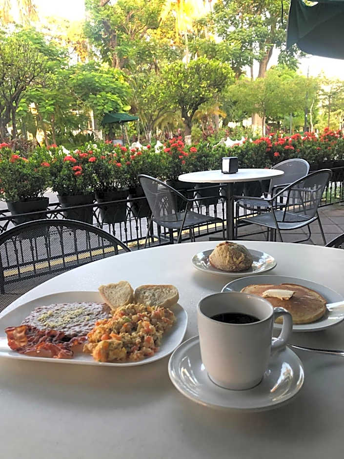 Hotel Concierge Plaza Colima