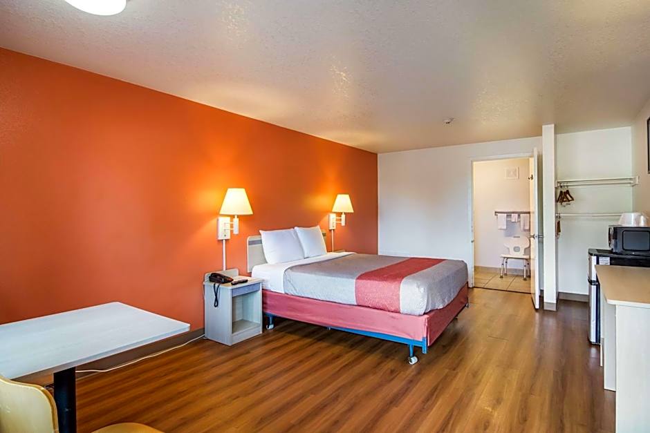 Motel 6-Vancouver, WA