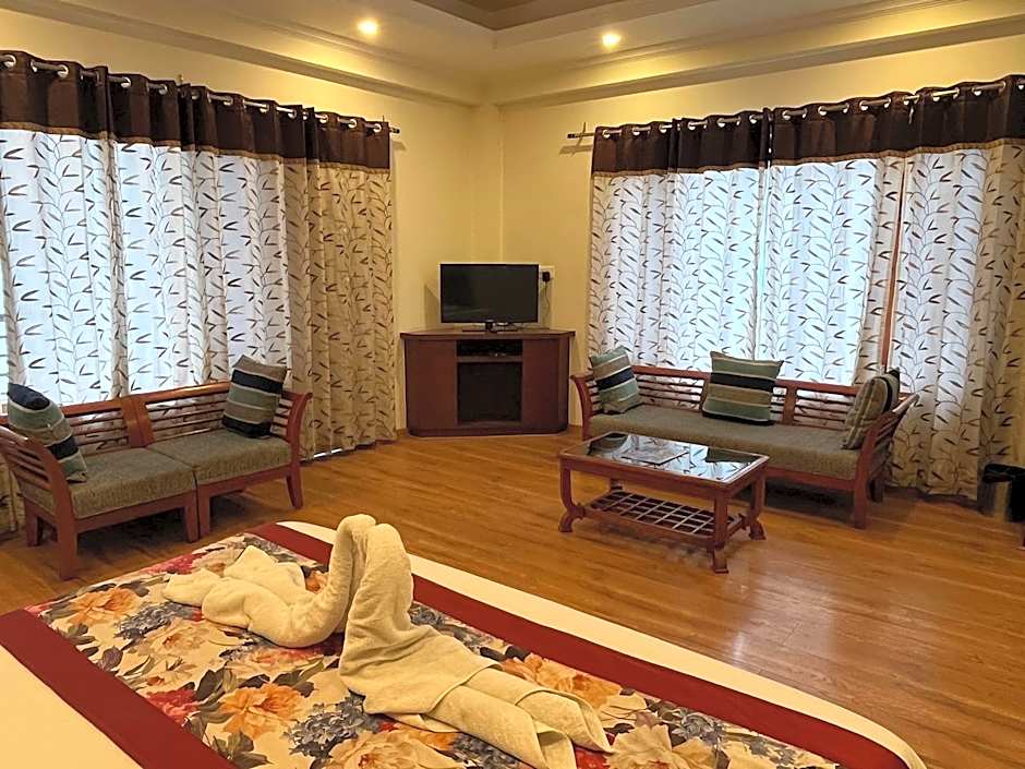 Hotel Chandertal Regency