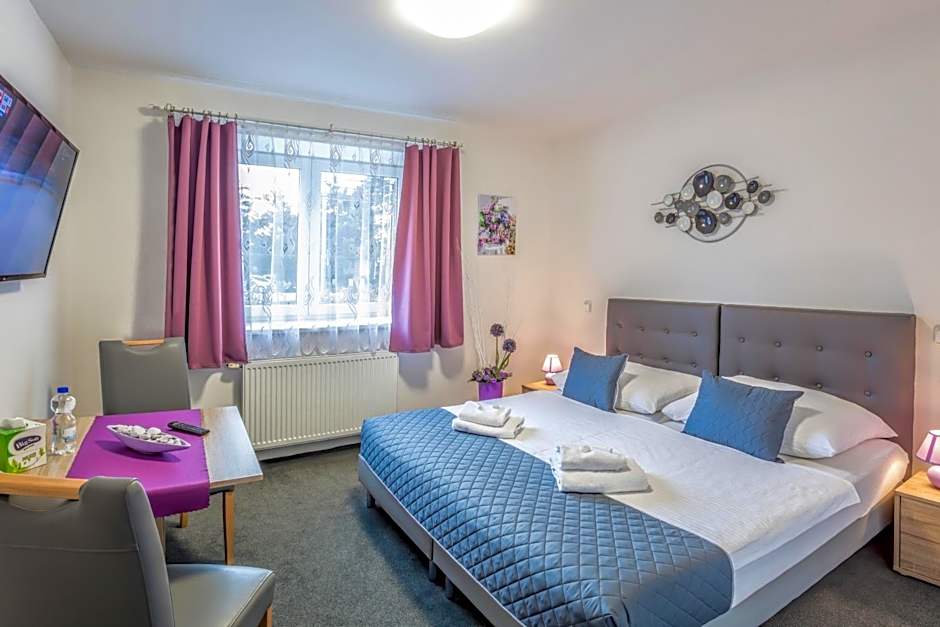 Elendris - Ubytování u kostela