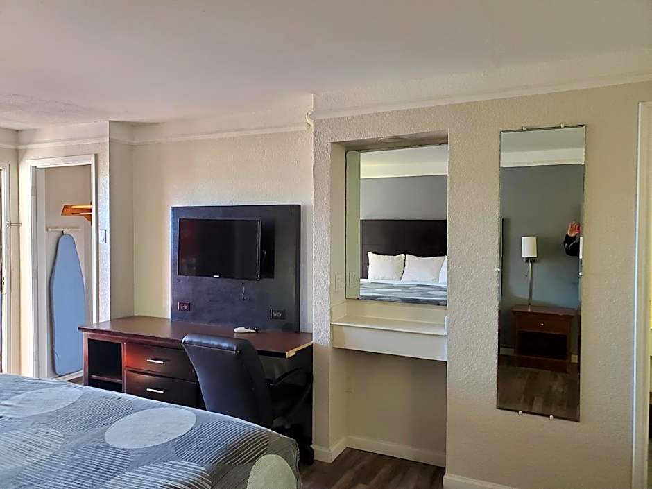 Budget Host Inn- Medical Center