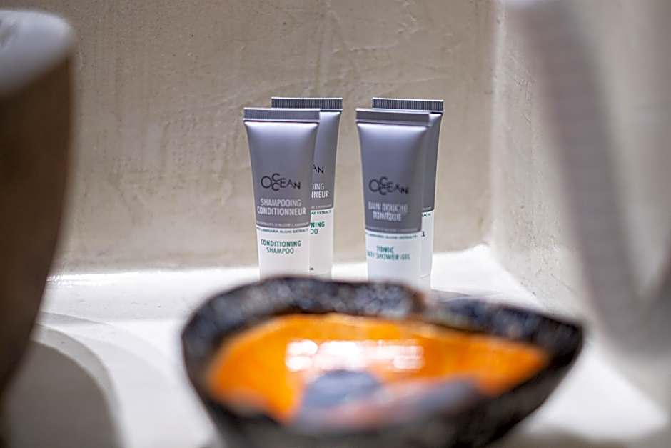 Cyclops Beach Apartments