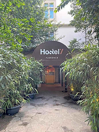 Hotel & Hostel 7