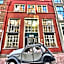 Atelier Raamwerk City Atelier Apartment for Friends and Families 125m2!