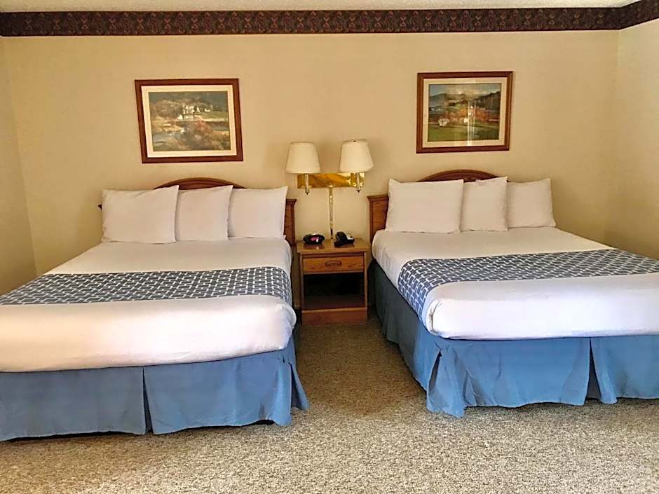 Photo 1 of 6 of 2 Queen Beds