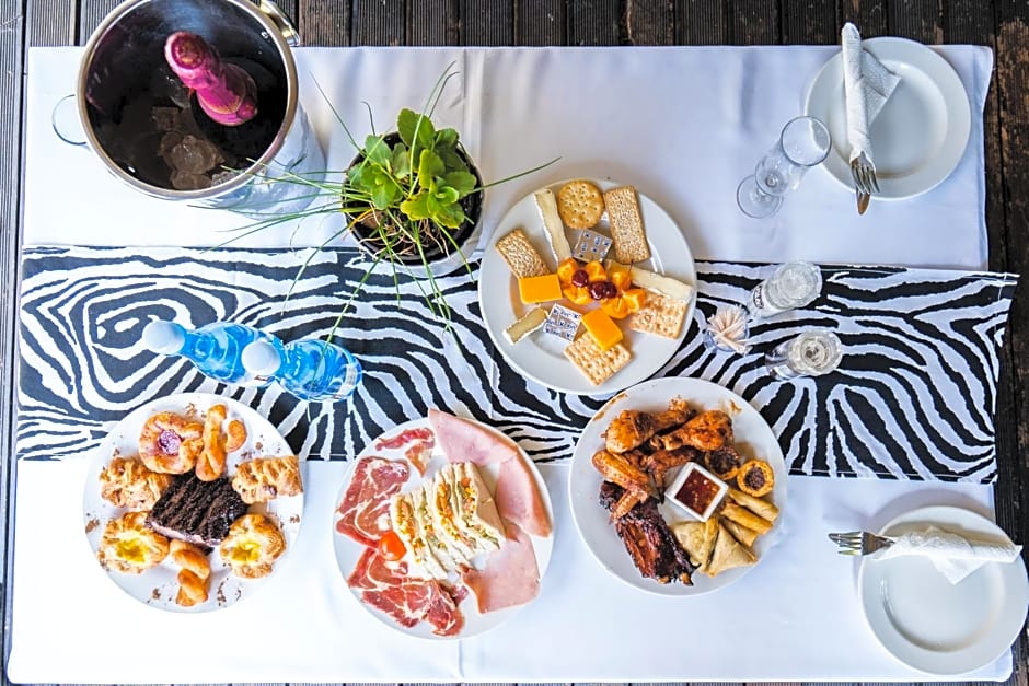 Hakunamatata Lodge & Health Spa/ Wedding & Conference venue