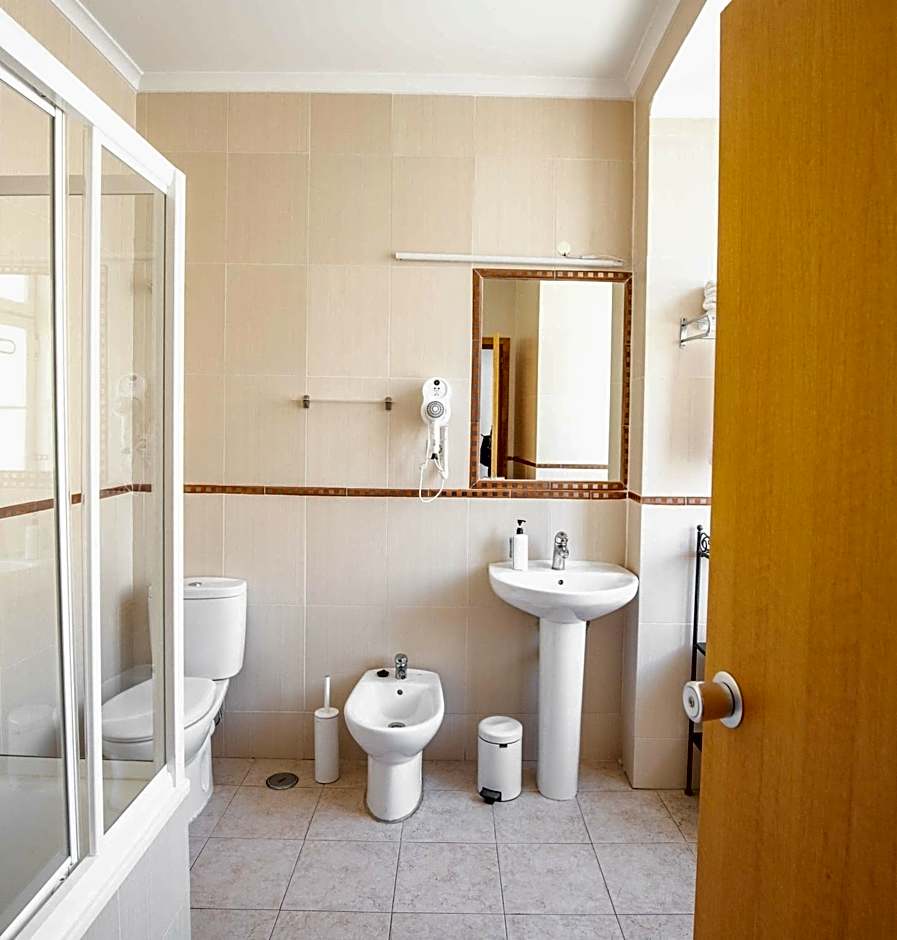 Grande Pensao Residencial Alcobia