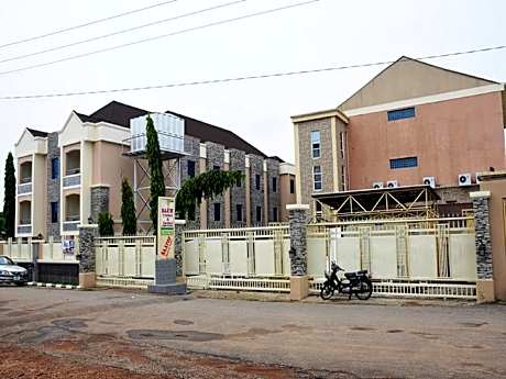 Saatof Hotel And Suites