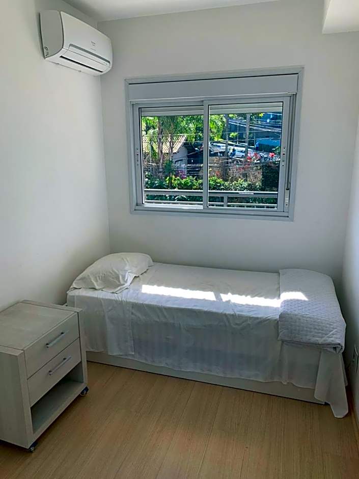 Excelente Apto ao Lado do Hospital Albert Einstein Faculdade de Medicina Einstein e Estádio Morumbi com Garagem