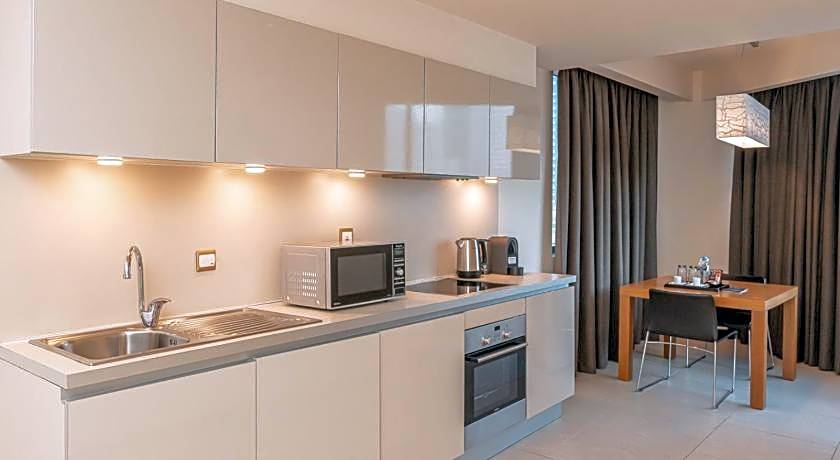 The Radisson Blu Residence, Dubai Marina