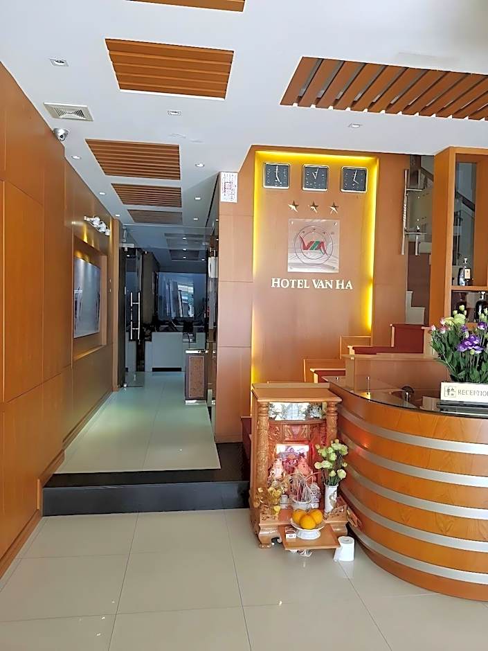 Van Ha Hotel Etown - Nhà Ga T3 Sân Bay TSN