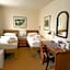 Oakwood Bed and Breakfast Heathrow