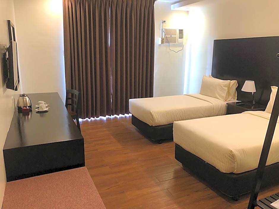 Piña Suites
