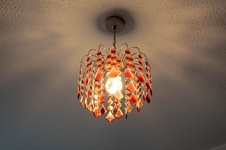 Prime location rooms in high street