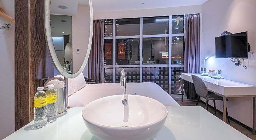 CHECK inn Taipei Xinyi