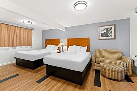 1 King 1 Double Bed Non-Smoking