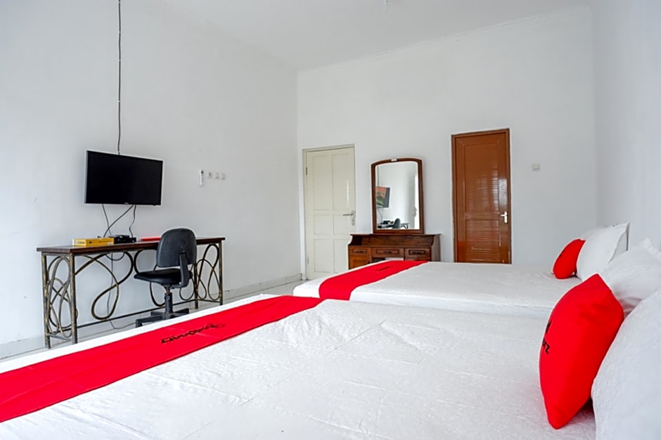 RedDoorz Syariah near UMS Solo - RSO Soeharso