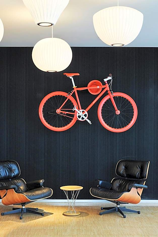 citizenM Schiphol Airport