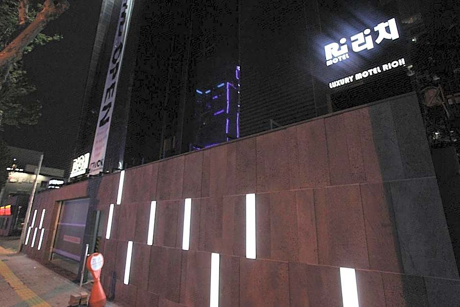 Richi Hotel