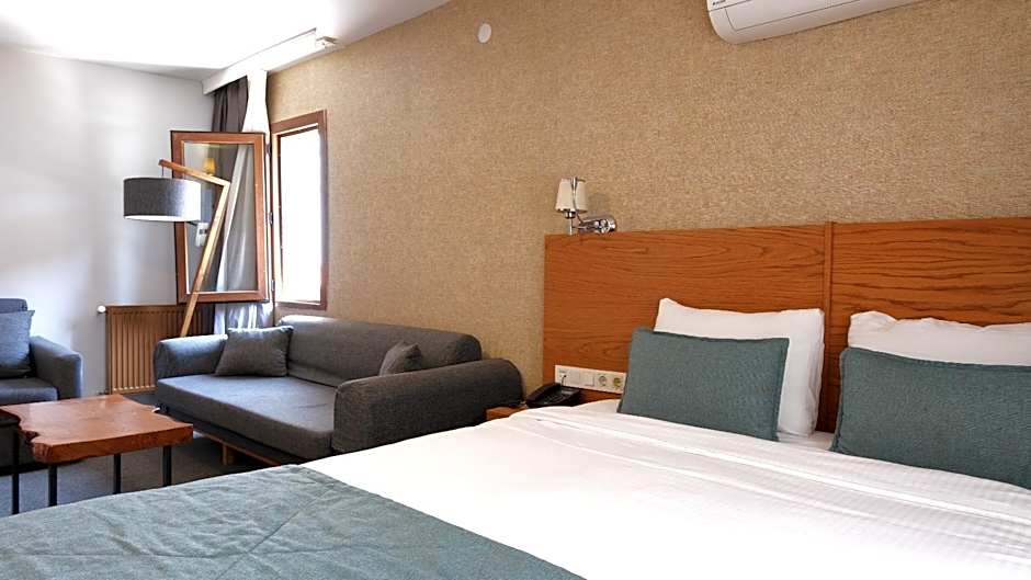 VARYANT HOTEL