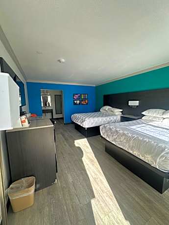 Superior Queen Room with Two Queen Beds