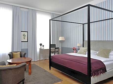 Dom Suite