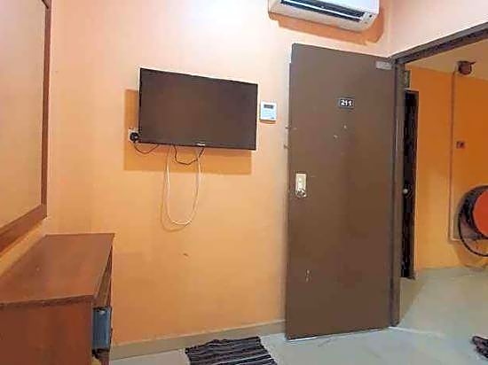 Highway Budget Hotel