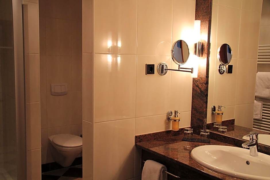Photo 1 of 6 of Junior Suite