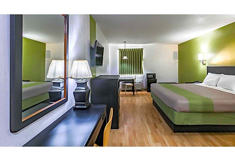Motel 6-Augusta, KS
