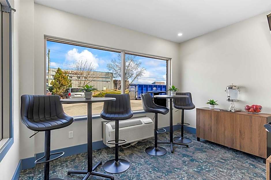 Sandman Hotel & Suites Calgary West