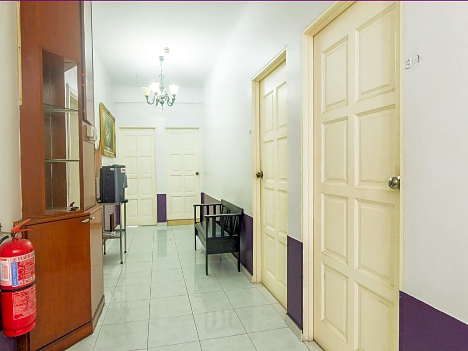 OYO 880 Hotel Purple Town