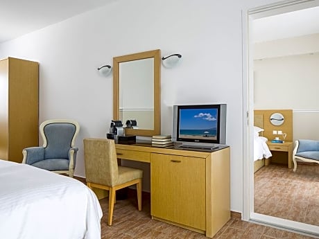 Family Connecting Room