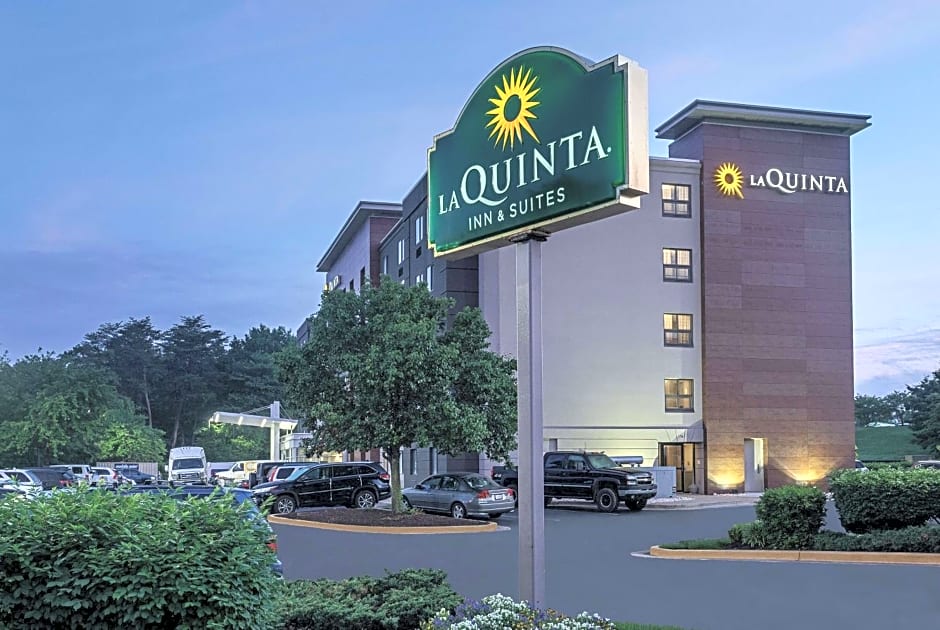 La Quinta Inn & Suites by Wyndham Baltimore Bwi Airport