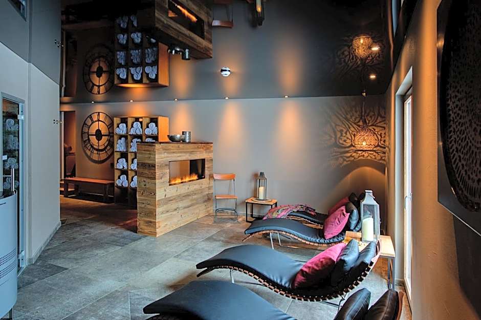 22 Summits Apartments