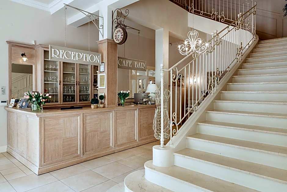 Dwór Złotopolska Dolina Mansion House