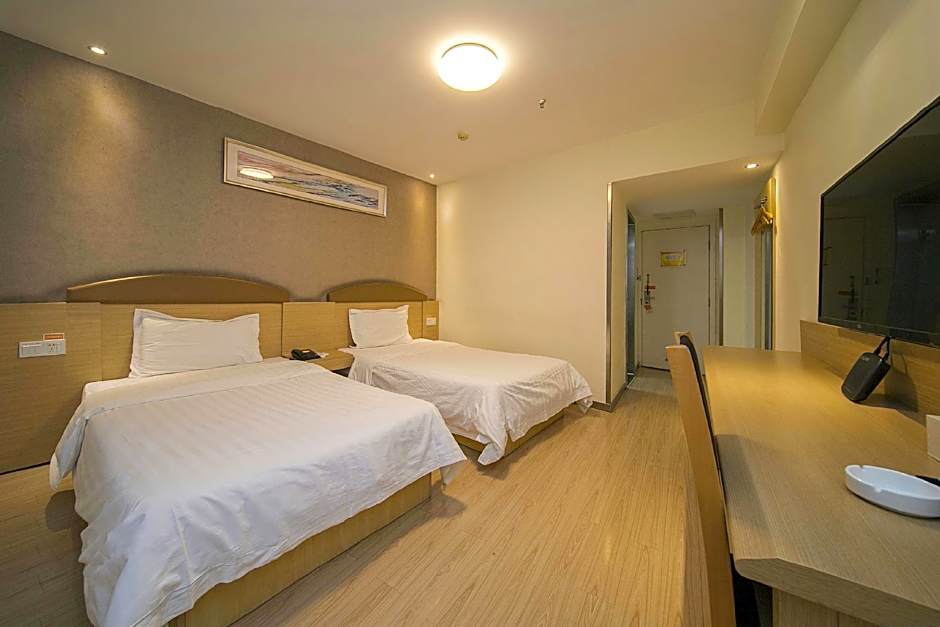 7 Days Premium Changsha Wuyi Plaza Metro Station