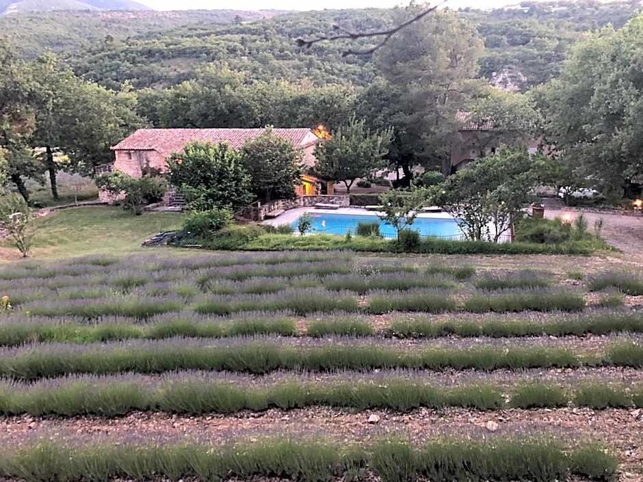 Hôtel Lou Caleù restaurant le Rocher des Abeilles