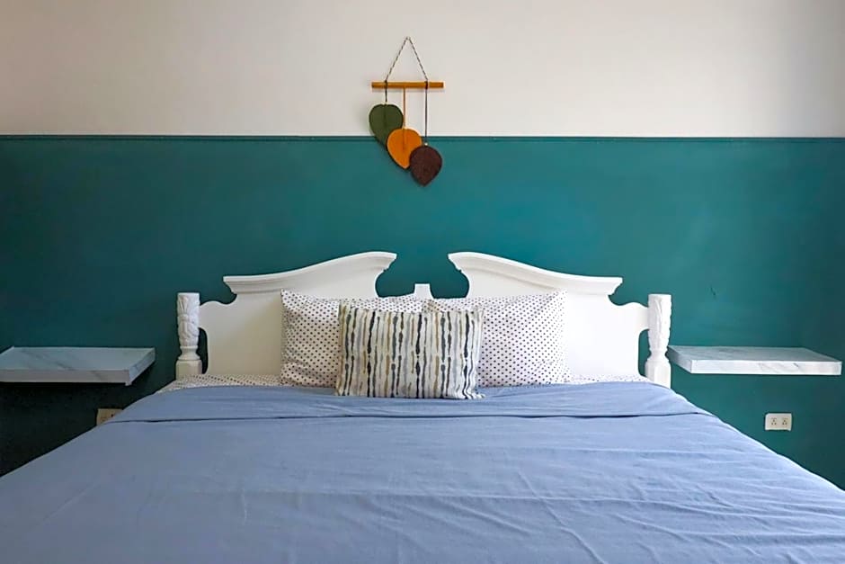Spacious King Room near Beach & Quinta