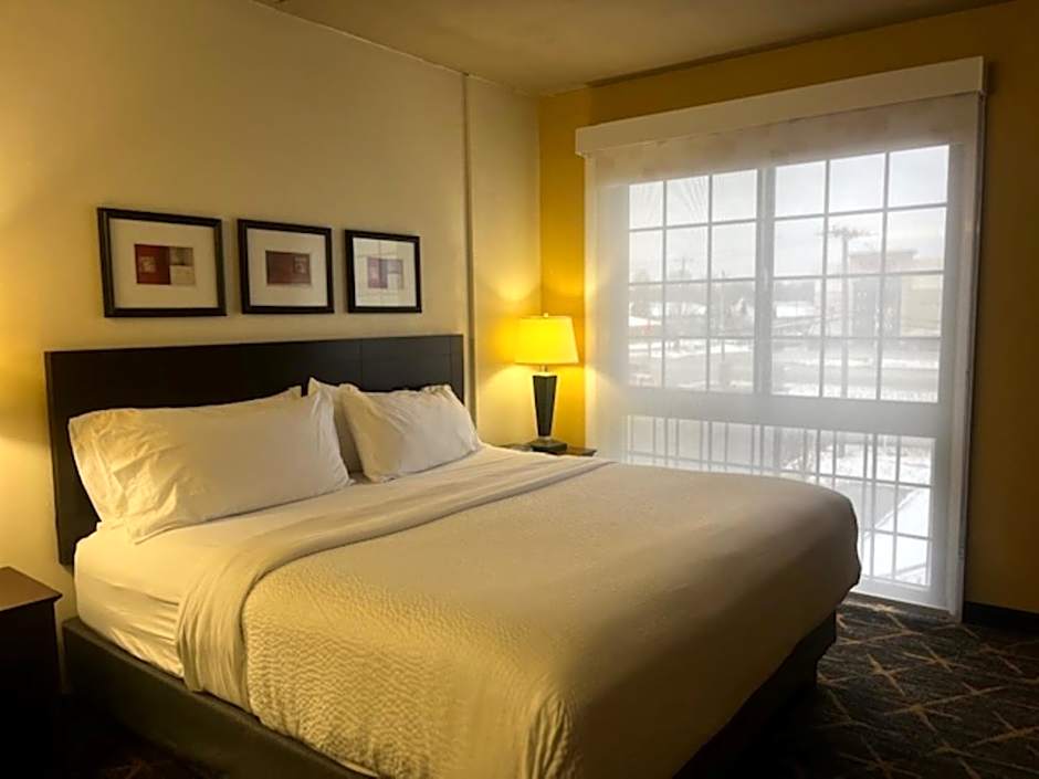 Holiday Inn & Suites Springfield-I-44 By IHG