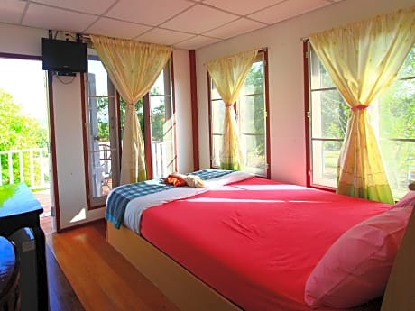 Mountain View Queen Room