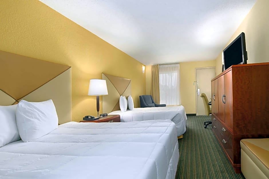 Days Inn by Wyndham Brunswick/St. Simons Area