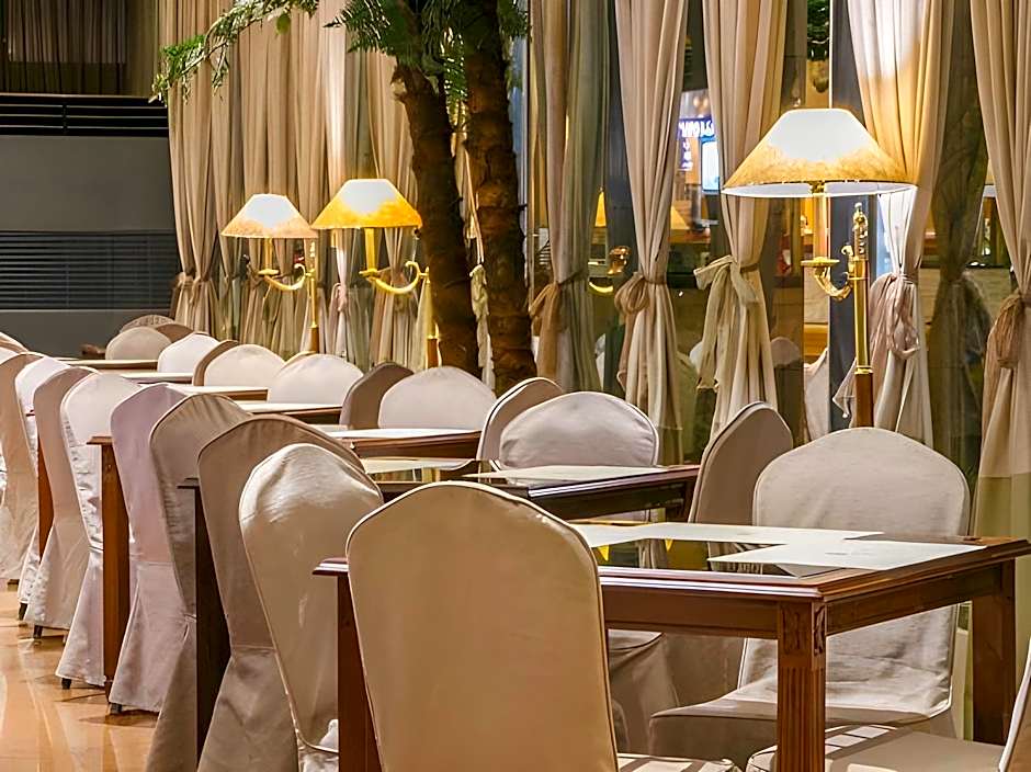 Highness Hotel