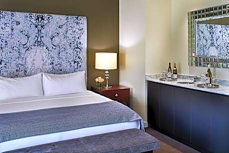 Junior Suite Accessible