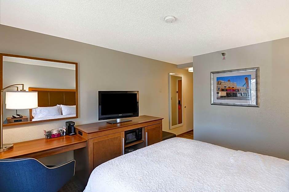 Hampton Inn By Hilton Memphis-Poplar